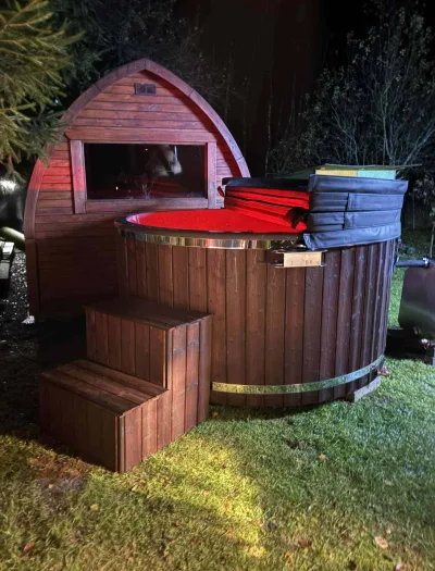Lauko kubilas sodyboje tarp žalumos